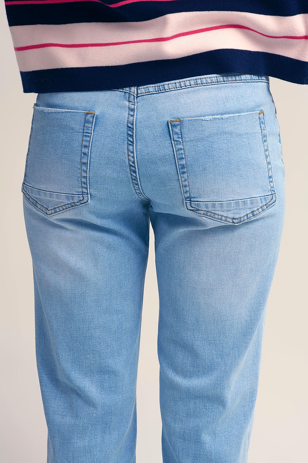 Jeans blu chiaro a gamba dritta
