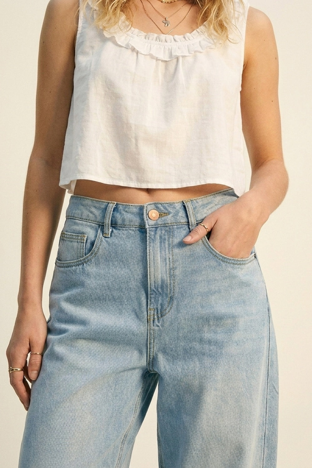 Jeans blu chiaro a gamba larga dal taglio rilassato