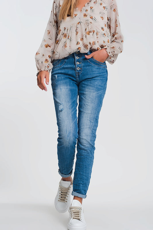 Q2 Jeans boyfriend chiari con dettagli strappati
