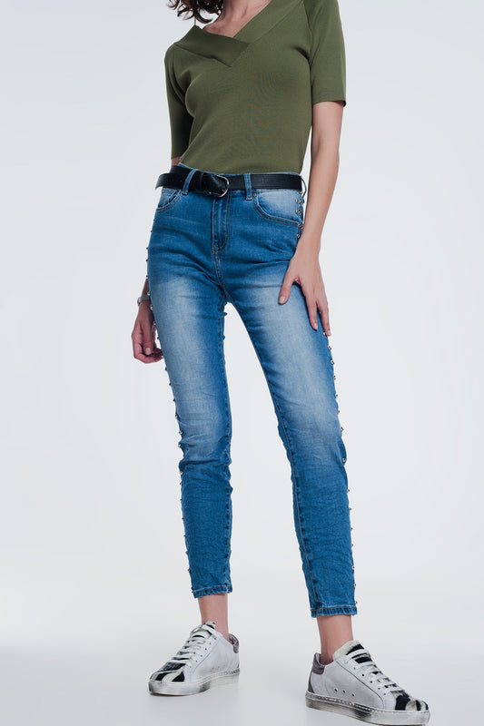 Q2 jeans con borchie denim stropicciato