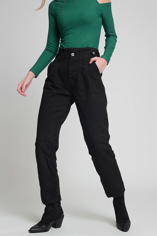 Q2 Jeans con vita raccolta e dettagli dei pulsanti neri