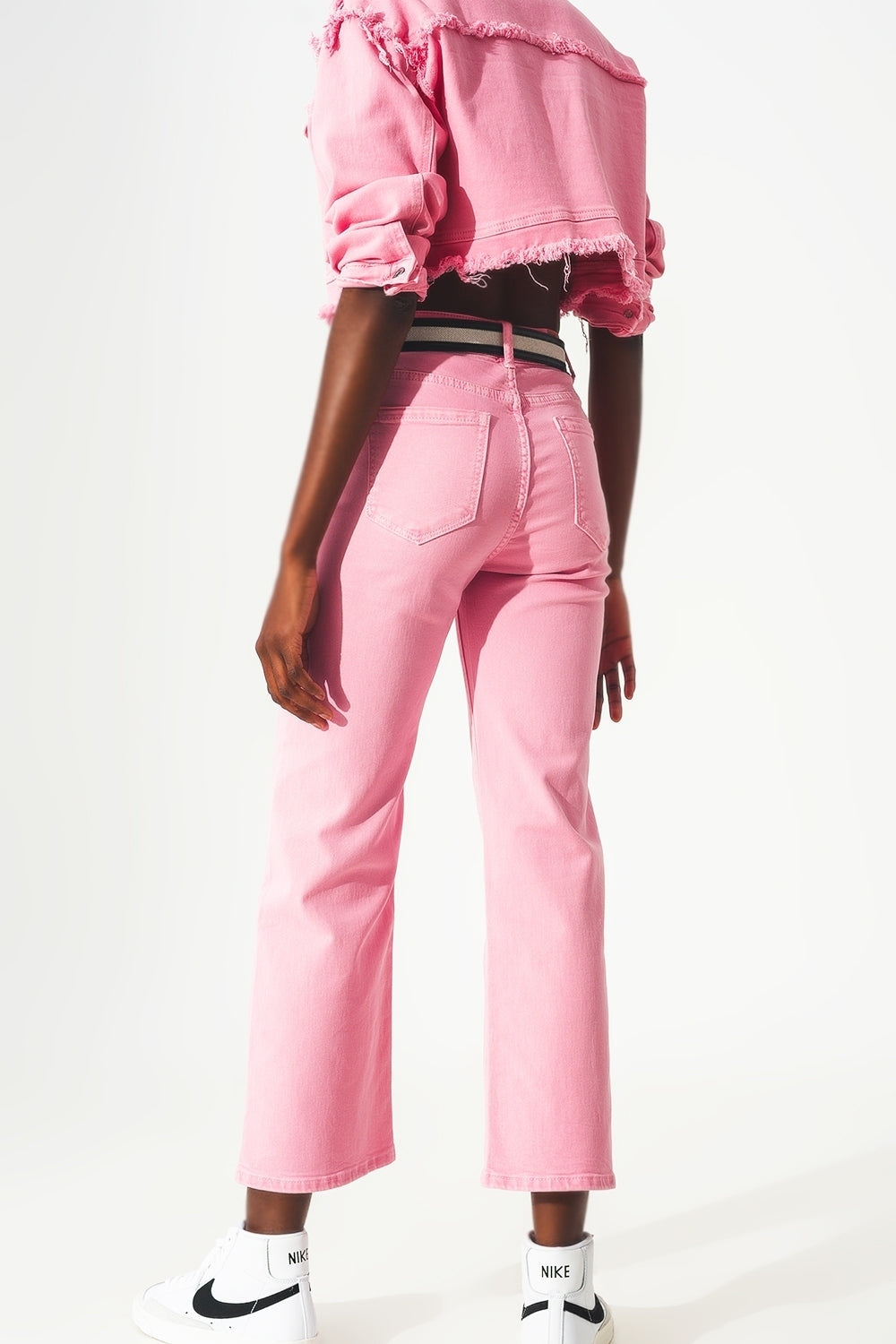 Jeans cropped a gamba larga in rosa