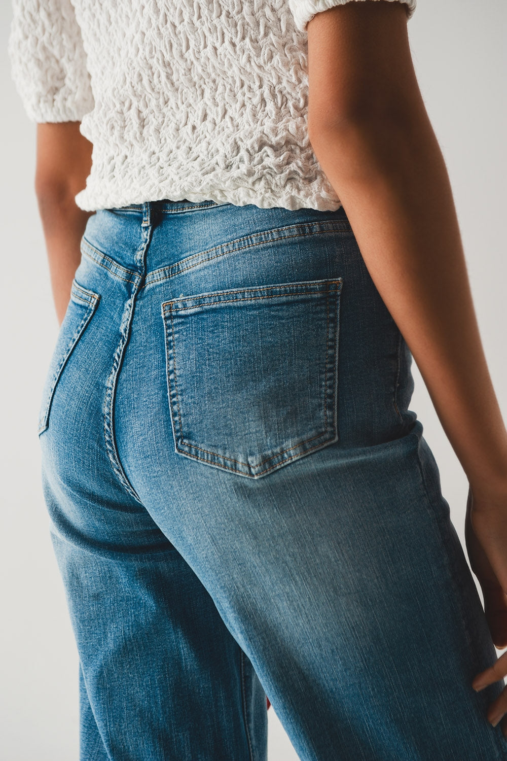 Jeans dritti a vita alta in cotone blu