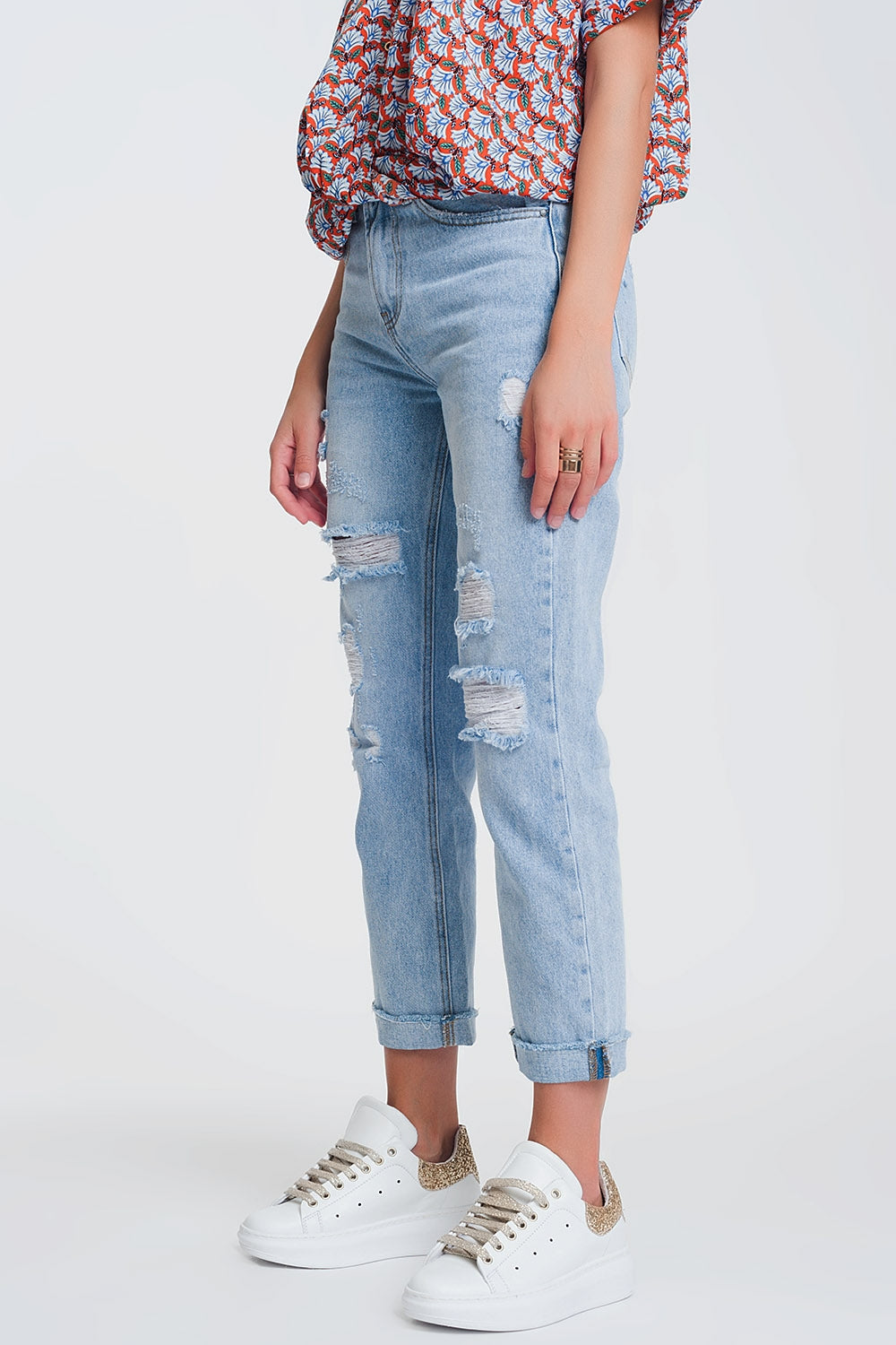 Jeans dritti anni '90 con strapp