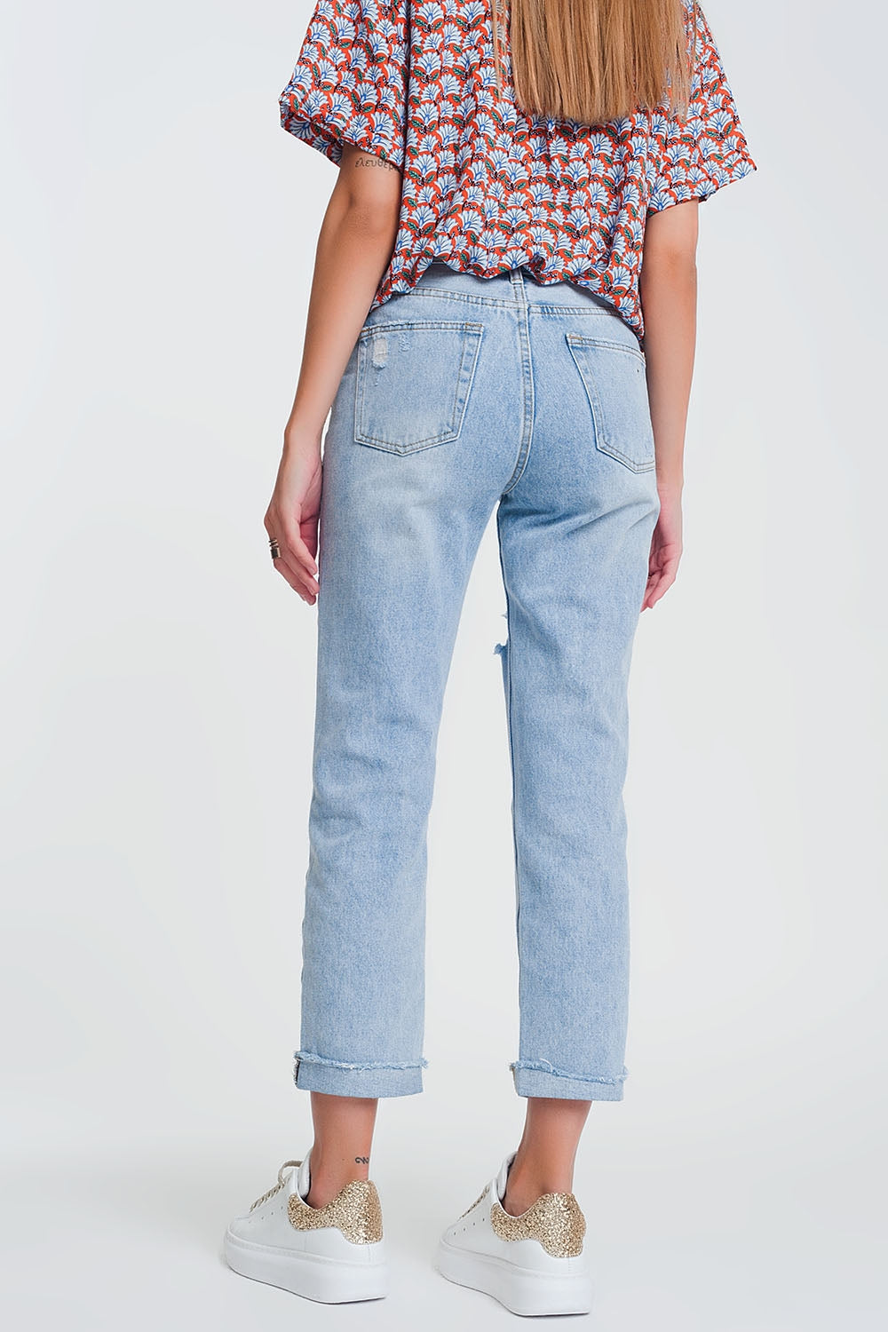 Jeans dritti anni '90 con strapp
