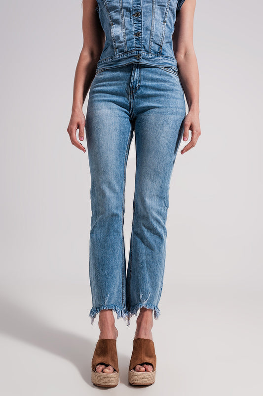Q2 Jeans dritti blu chiaro con fondo sfrangiato