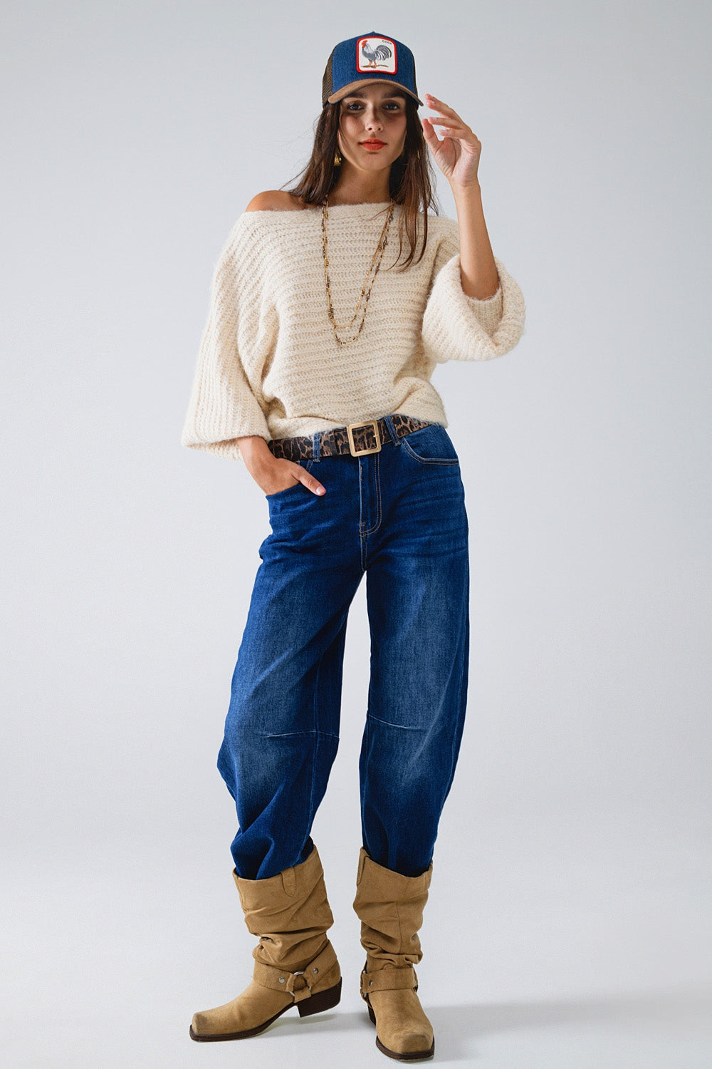 Jeans dritti blu con dettagli di cucitura