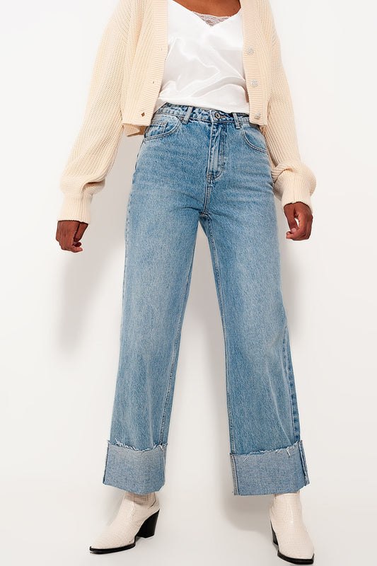 Q2 Jeans dritti comodi lavaggio candeggiato con risvolti