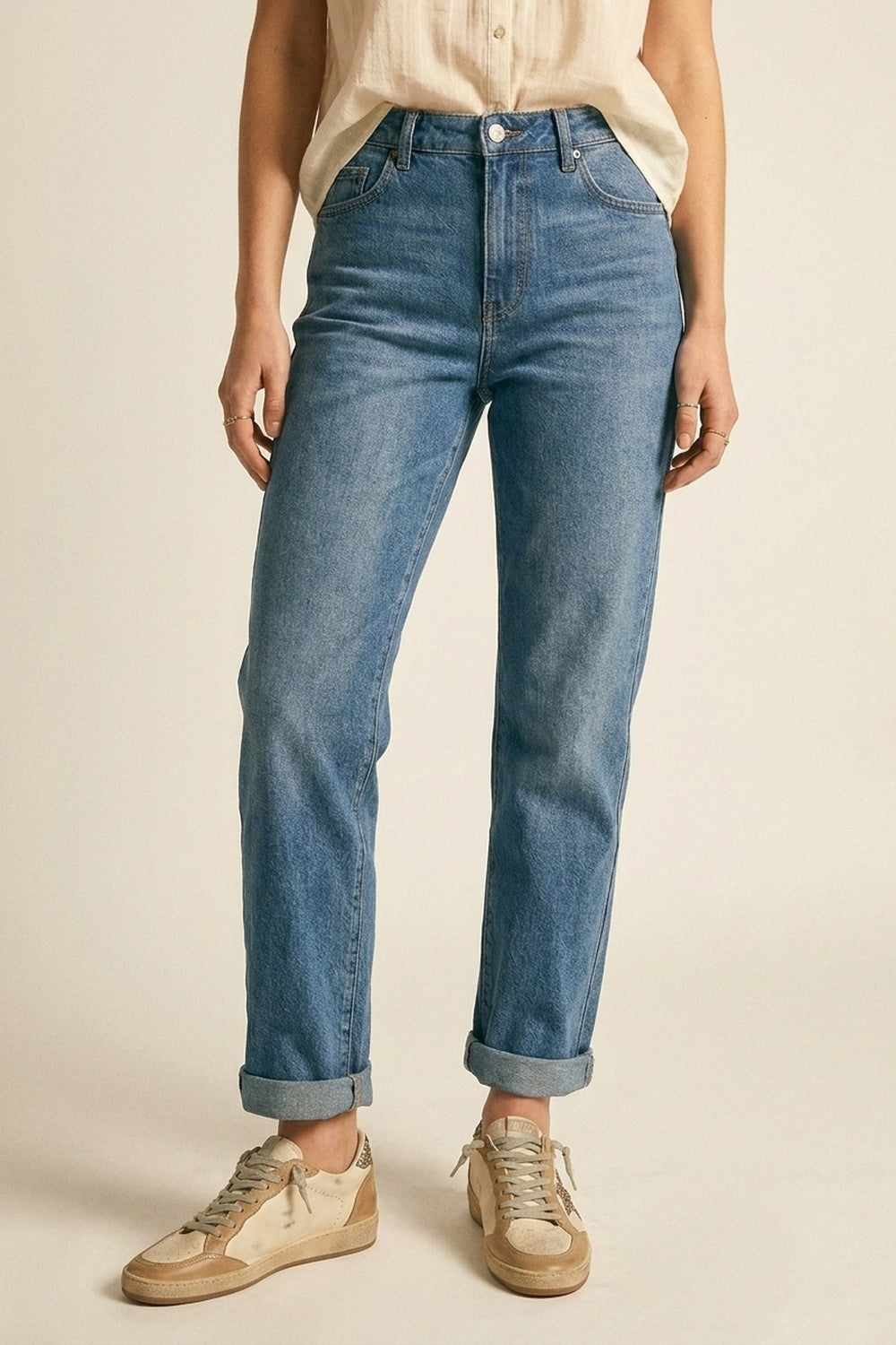 Jeans in denim blu classico a gamba dritta con vita media