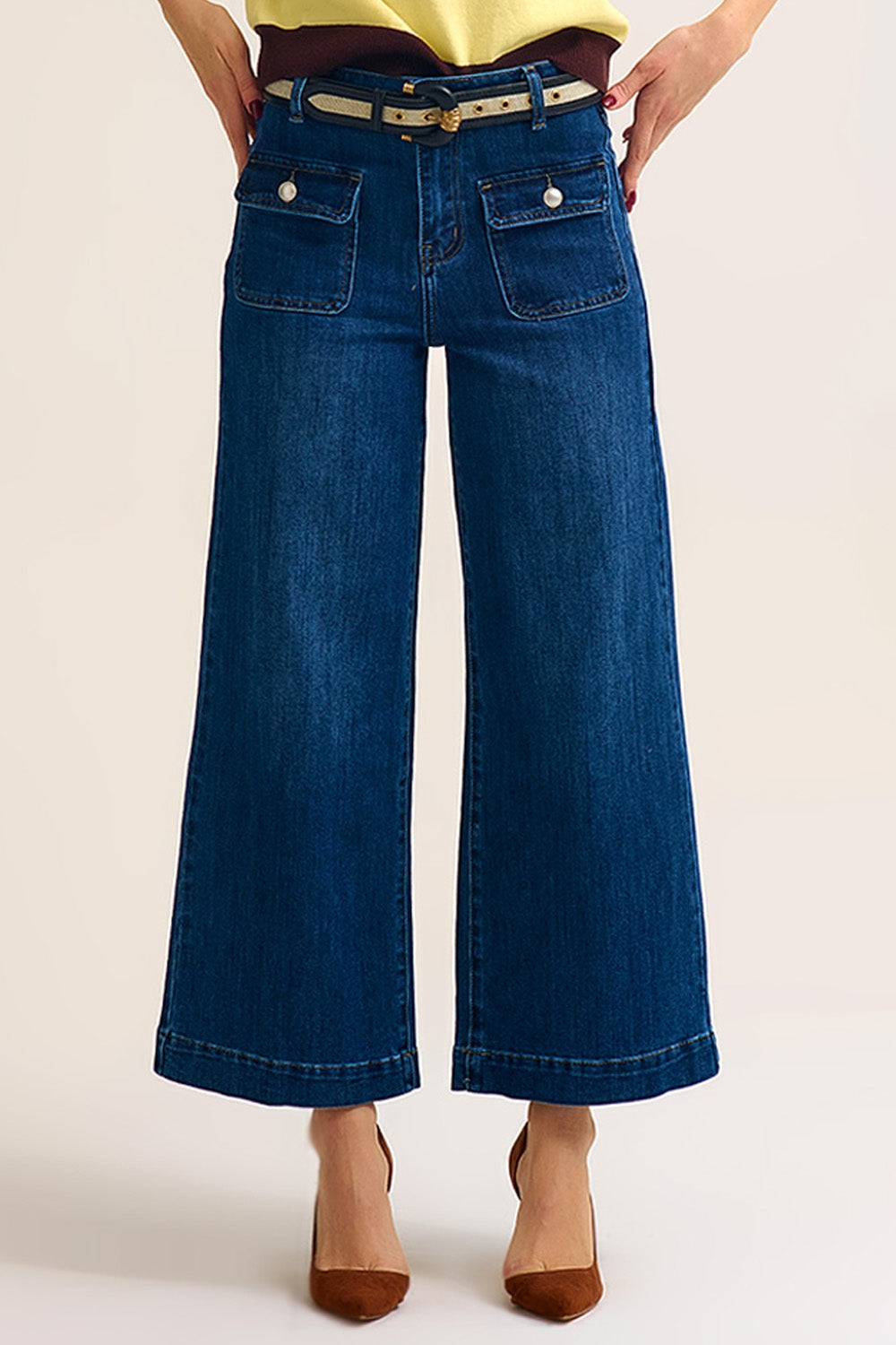 Q2 jeans in denim blu scuro a gamba larga con dettagli di bottoni