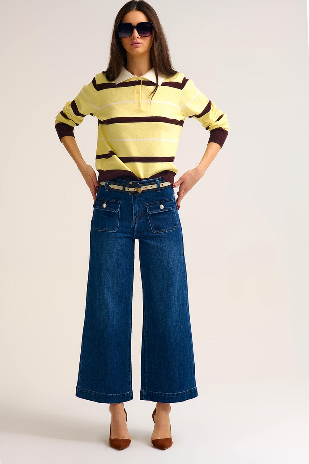 jeans in denim blu scuro a gamba larga con dettagli di bottoni