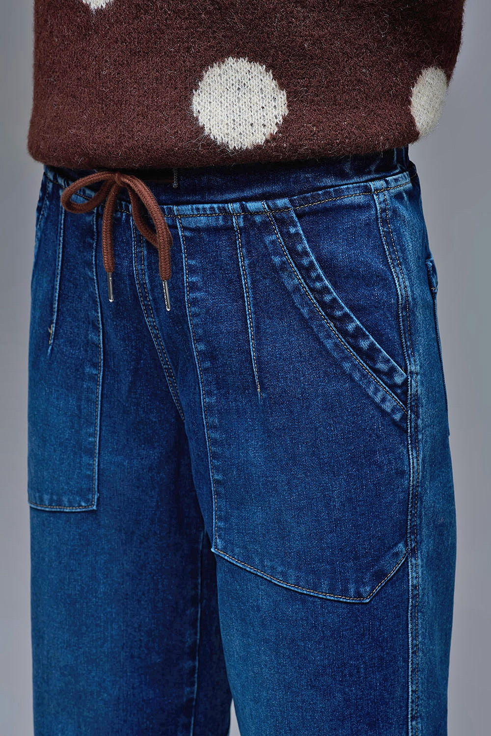 Jeans Jogger in denim dal taglio rilassato con coulisse in vita