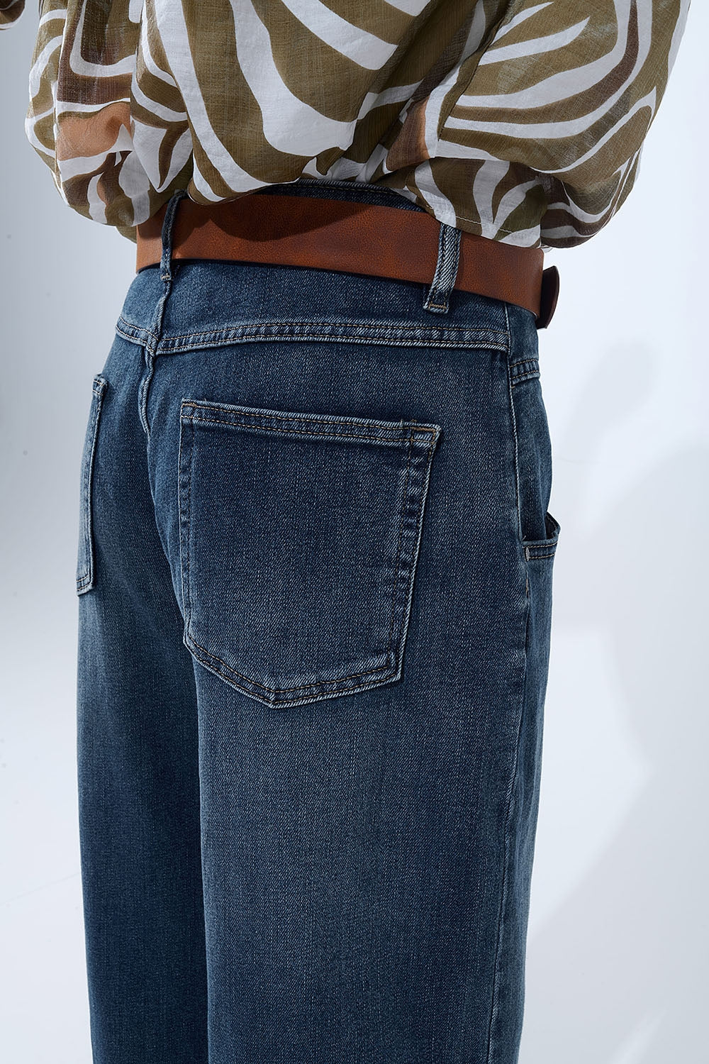 Jeans rilassati a gamba larga con lavaggio vintage