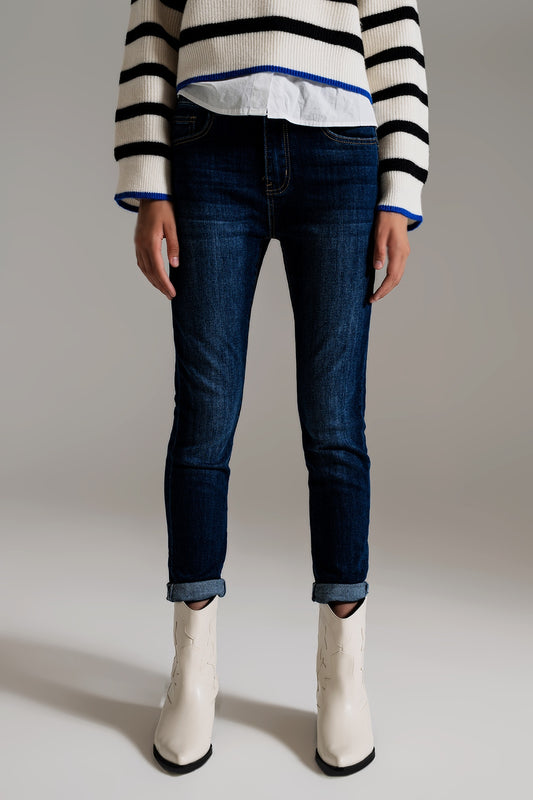 Q2 Jeans skinny a lavaggio scuro con elastan elastico