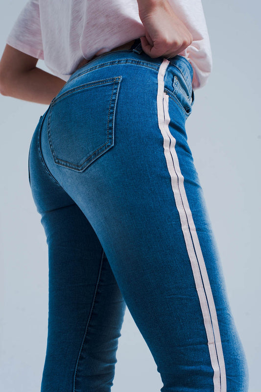 Q2 Jeans skinny con strisce laterali in rosa