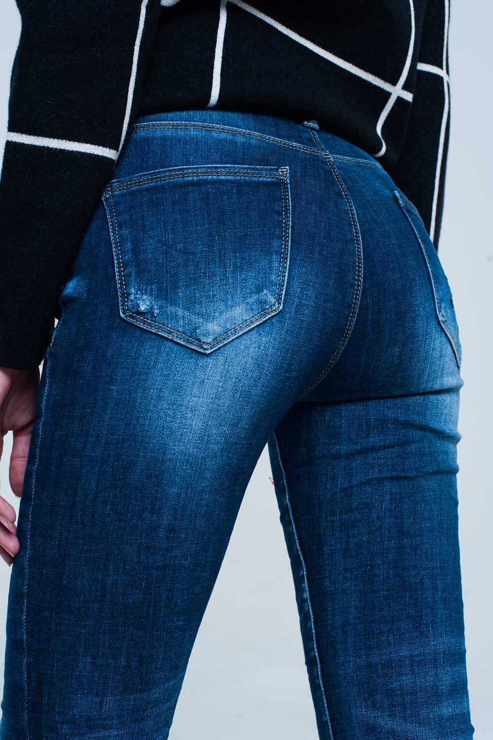 Jeans skinny con tasca ricamata