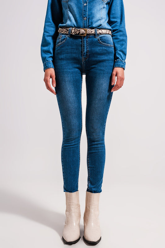 Q2 Jeans skinny elasticizzati a vita alta con lavaggio blu medio