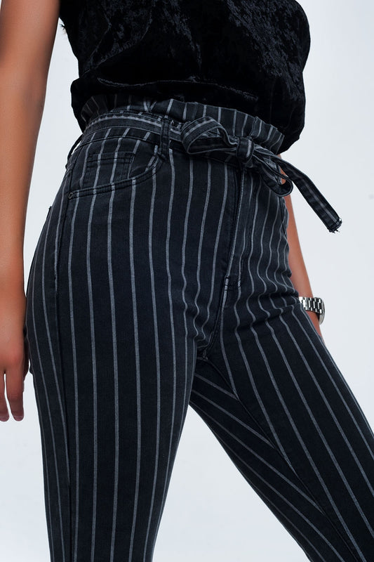 Q2 Jeans skinny grigi con strisce