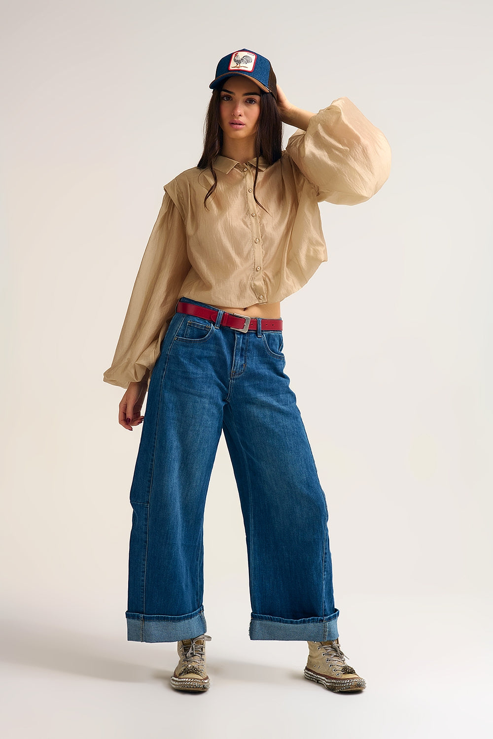 Jeans stile barile in denim con lavaggio medio e orlo risvoltato