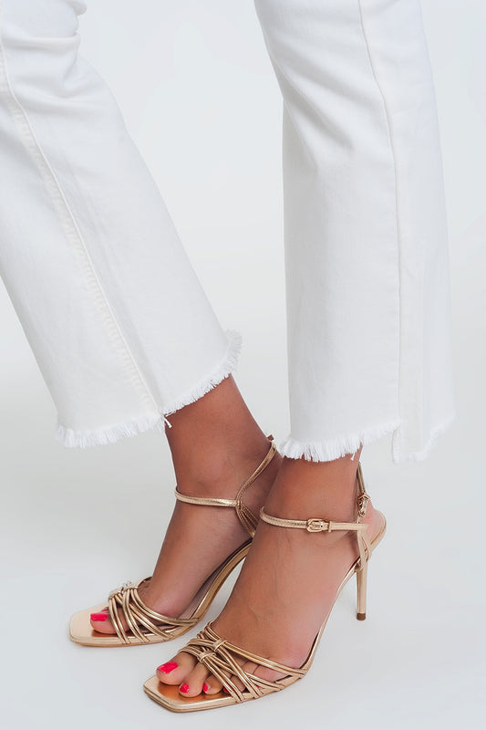 Q2 jeans straight crema con caviglie larghe