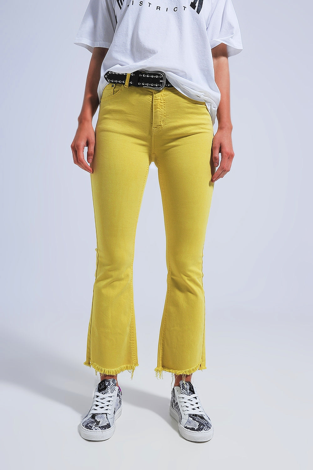 jeans straight gialli con caviglie larghe