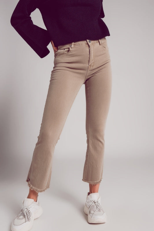 Q2 Jeans svasati con orlo a vivo in beige