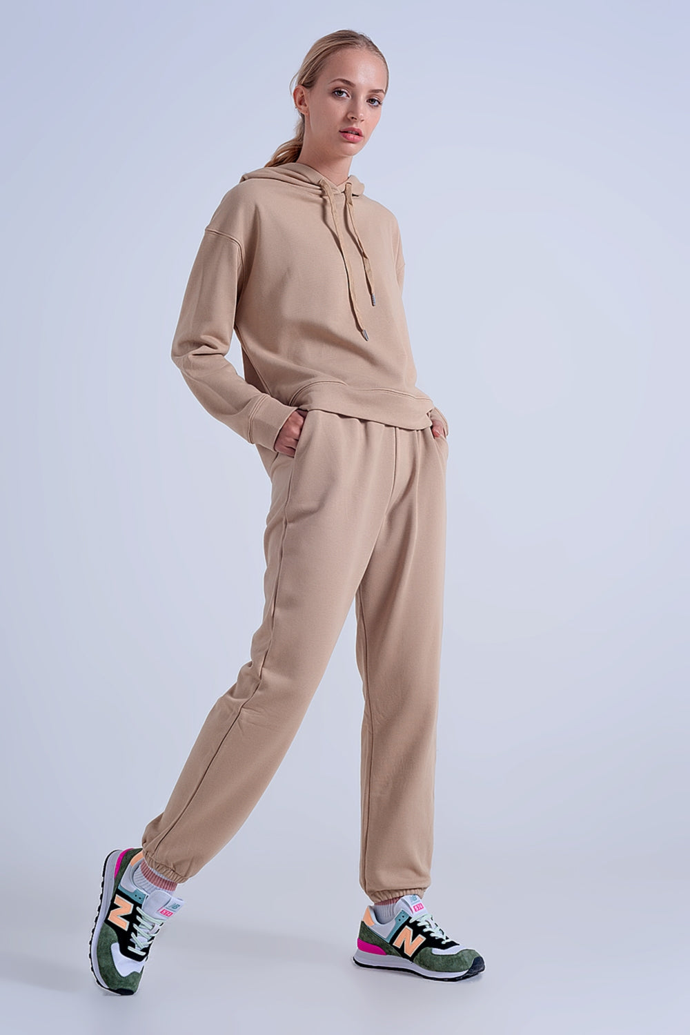 Joggers in color beige mélange