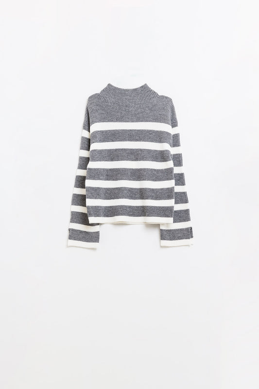 Q2 Maglia a coste grigia con strisce color crema