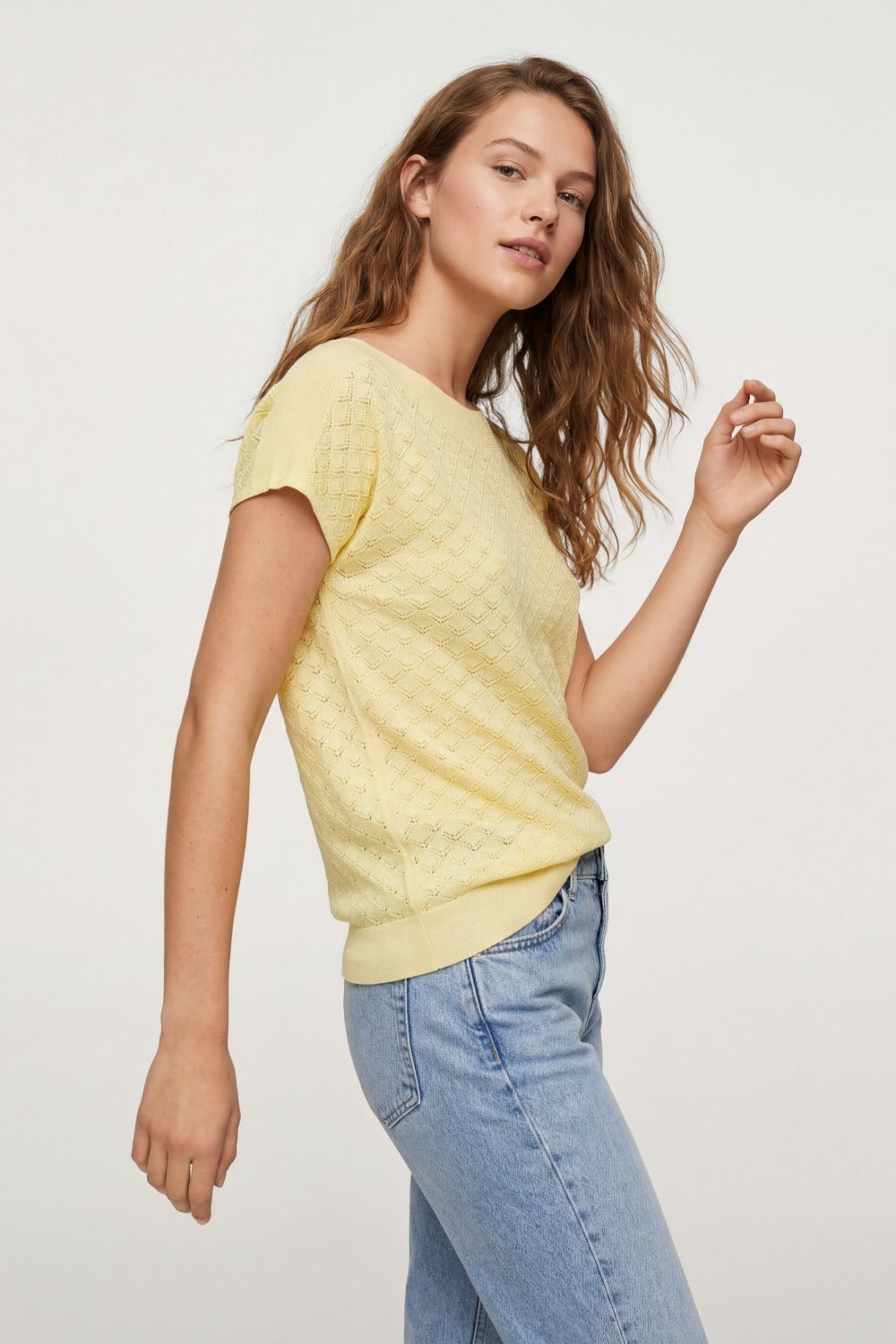 Maglia a maniche corte con motivo lavorato a maglia in giallo