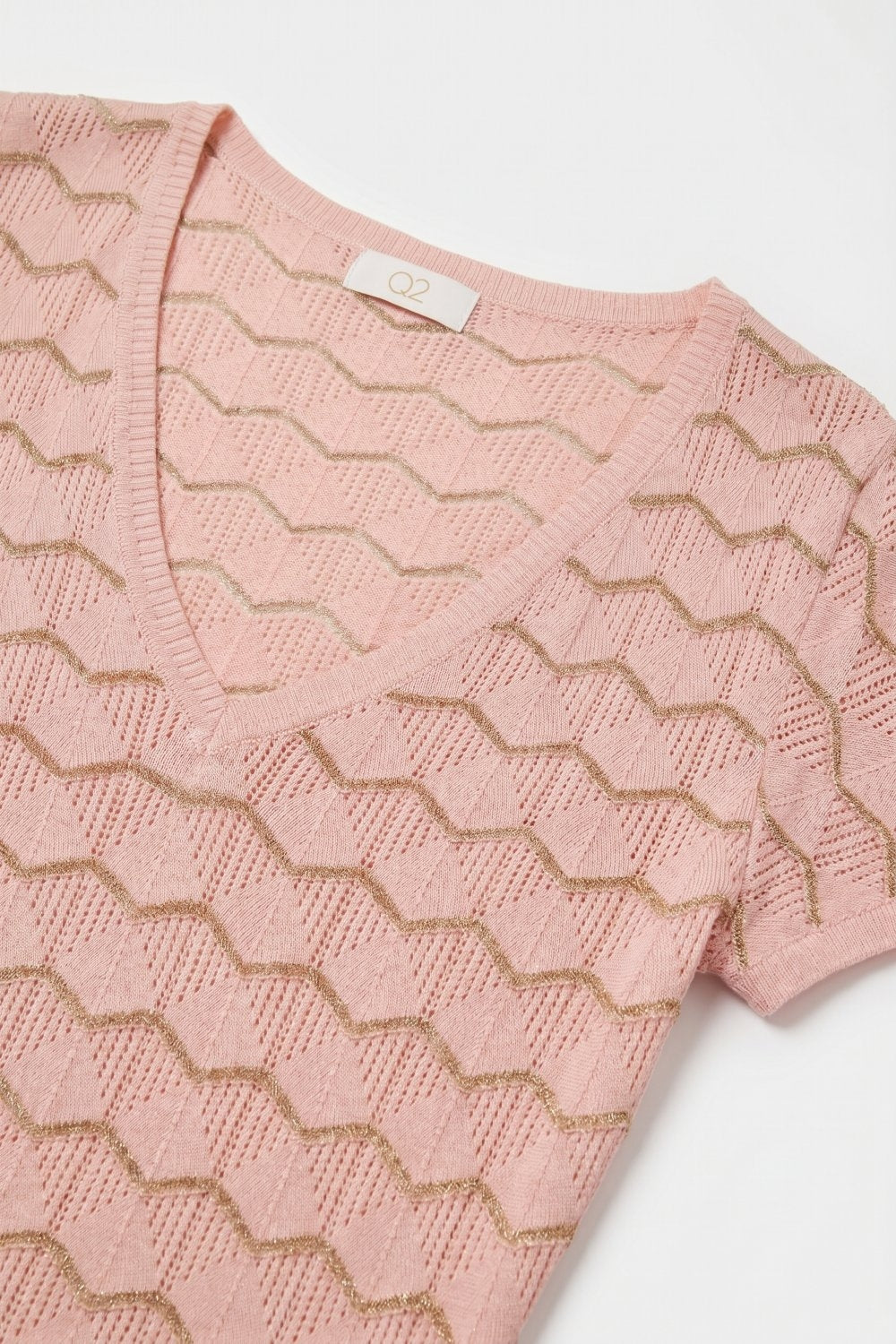 Maglia sottile rosa chiaro a chevron con scollo a V e maniche corte