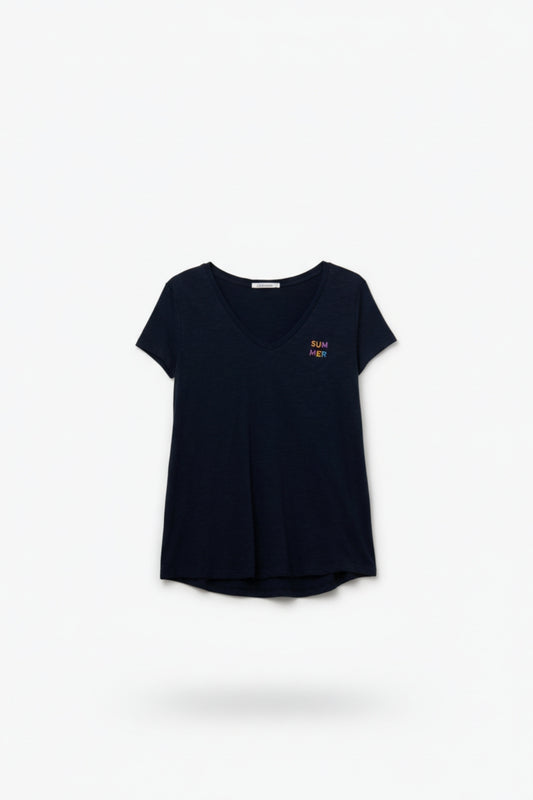 Q2 Maglietta blu navy con ampio scollo e dettaglio testo