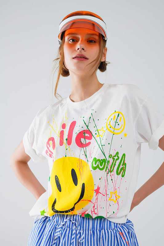 Q2 maglietta con testo Smile with me in bianco
