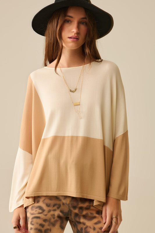 Q2 Maglione a blocchi di colore con ali di pipistrello in bianco e cammello
