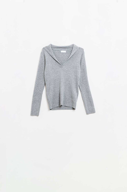 Q2 Maglione a coste con colletto grigio e maniche lunghe