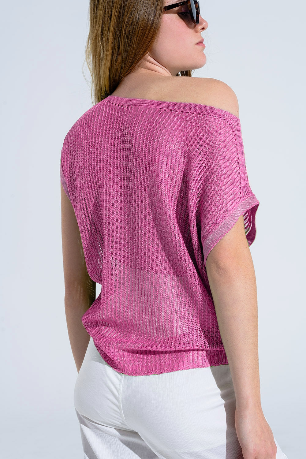 Maglione a coste con scollo a barca e maniche a cappuccio in rosa