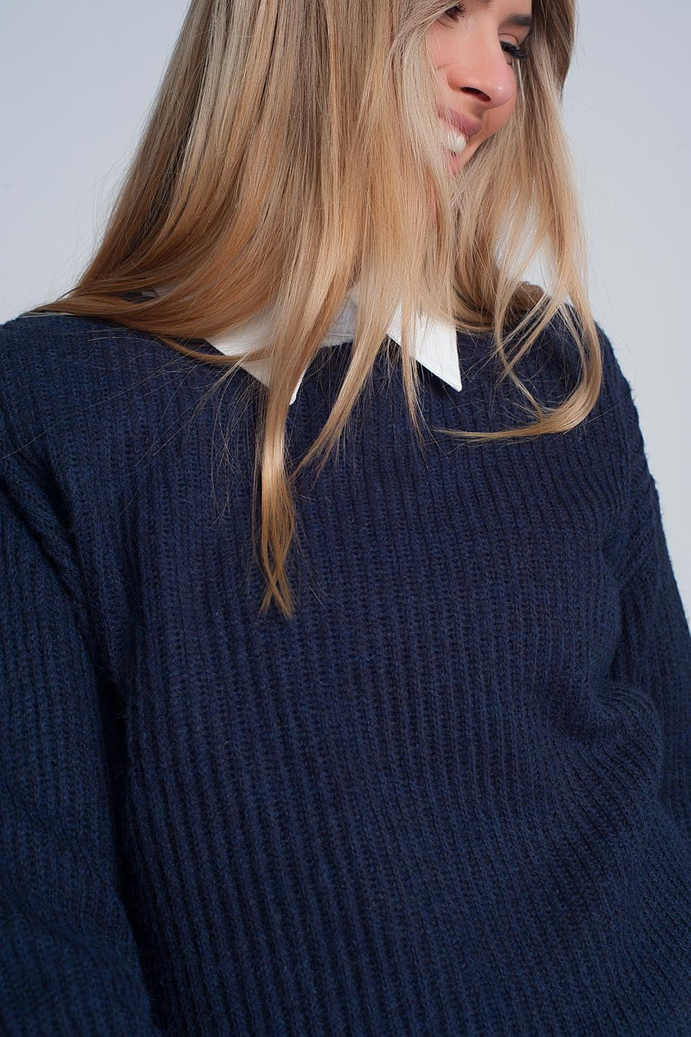 Maglione a coste di colore blu scuro