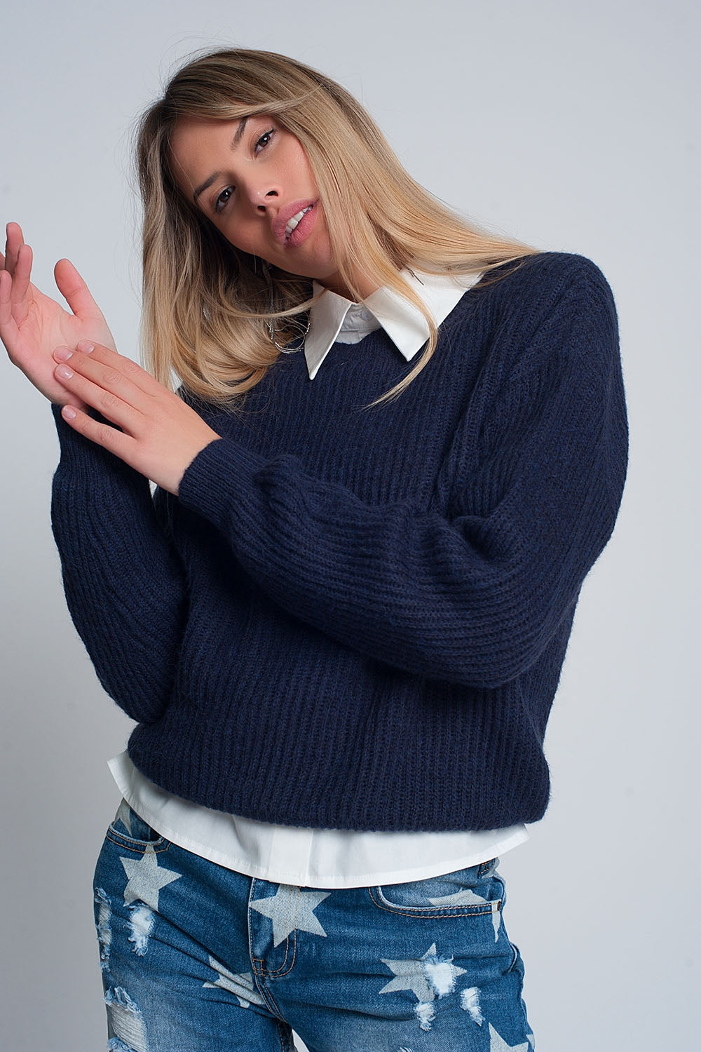 Maglione a coste di colore blu scuro