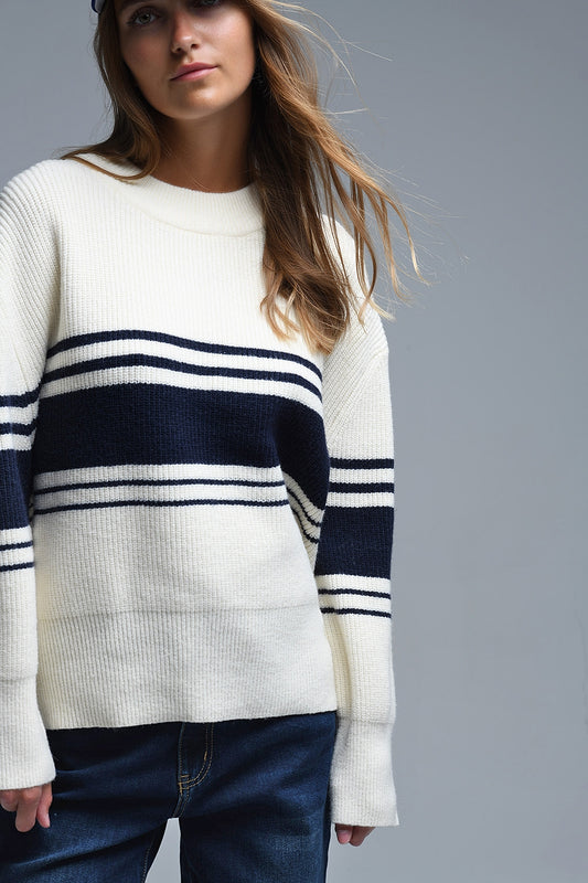 Q2 Maglione a costine color crema con strisce sul petto color navy