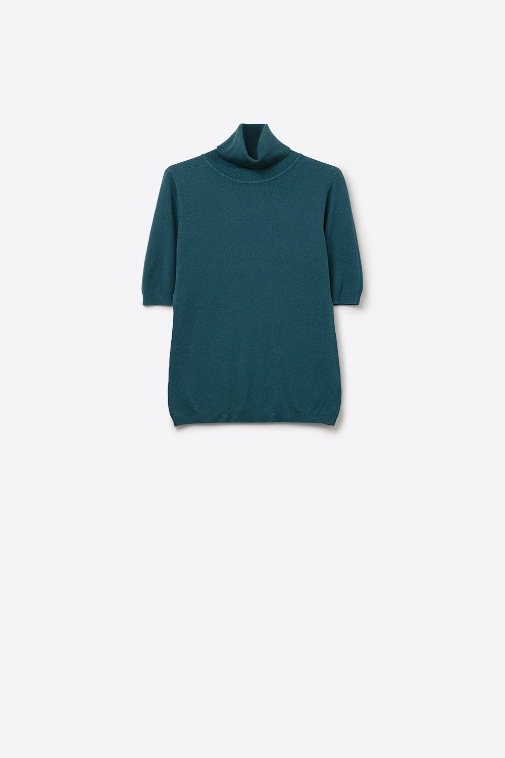 Q2 Maglione a maglia fine di colore verde con collo alto e maniche al gomito