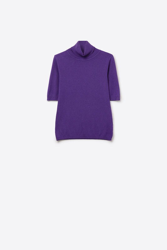 Q2 Maglione a maglia fine di colore viola con collo alto e maniche al gomito