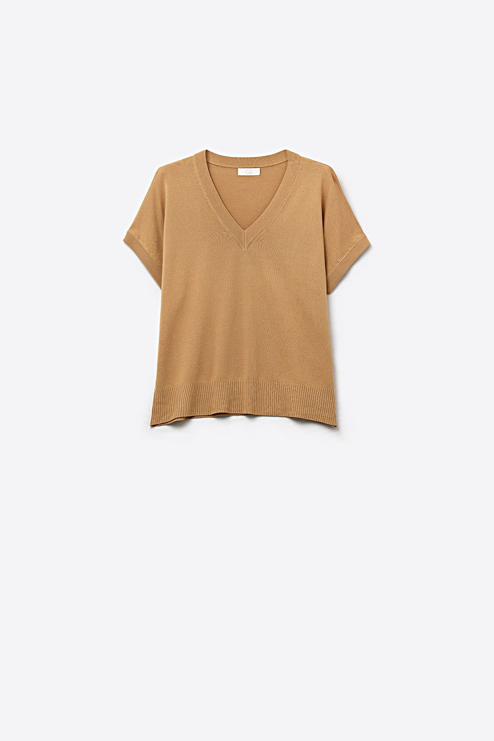 Q2 Maglione a maglia fine e leggera con ampio scollo a V in cammello