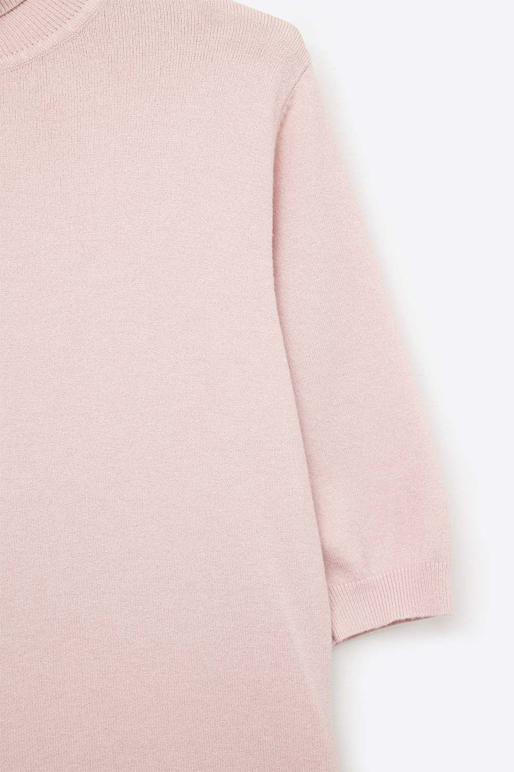 Maglione a maglia fine in rosa con collo alto e maniche al gomito