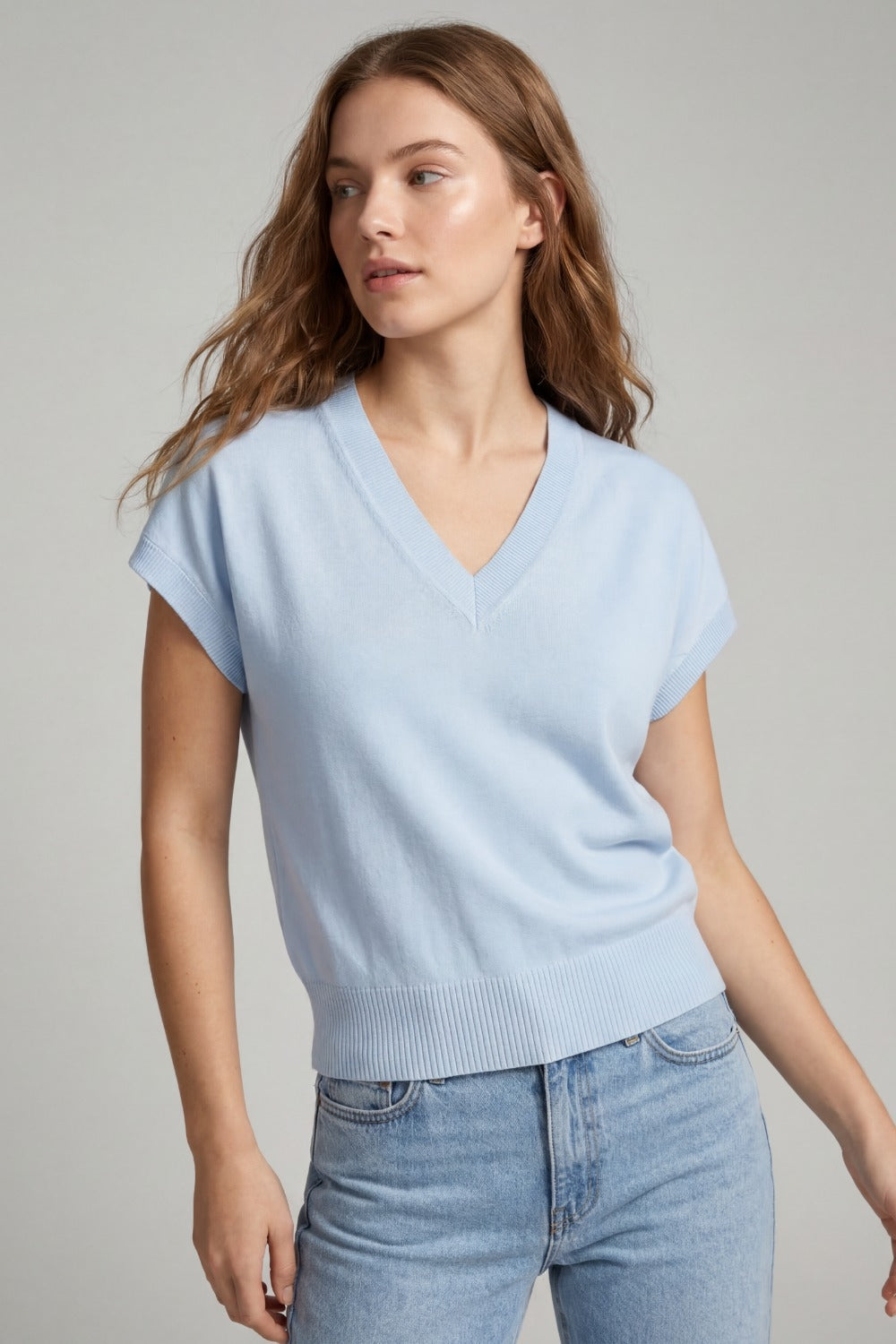 Maglione a maglia fine rilassato con scollo a V in azzurro
