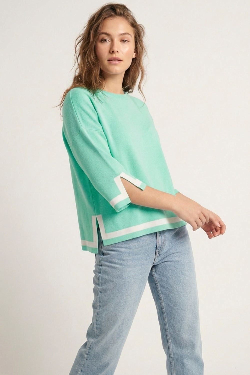 Maglione a maglia fine verde menta con dettaglio a righe bianche a contrasto e maniche a 3/4
