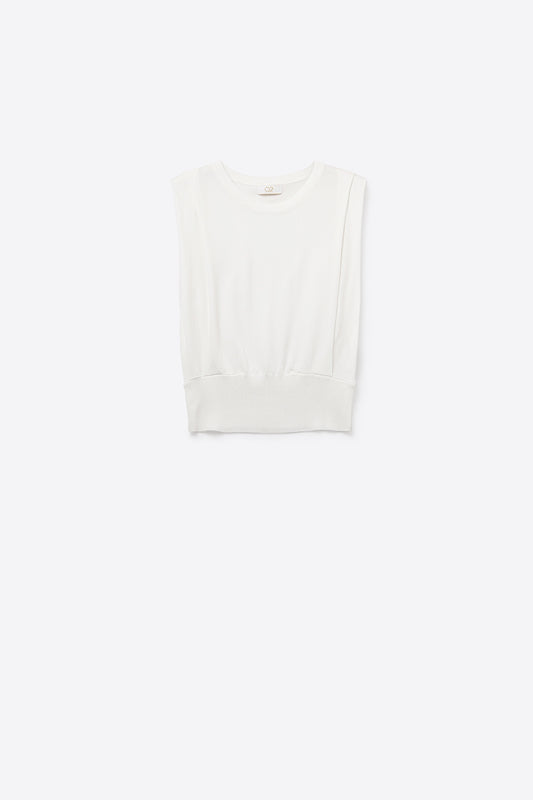 Q2 Maglione a maglia senza maniche con drappeggio sulle spalle in bianco