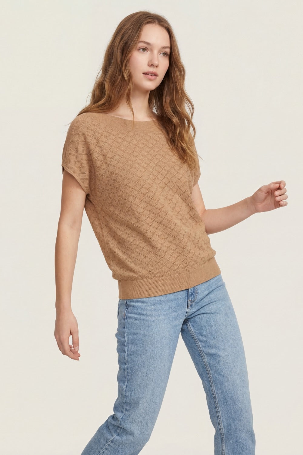 Maglione a maniche corte color cammello con motivo testurizzato