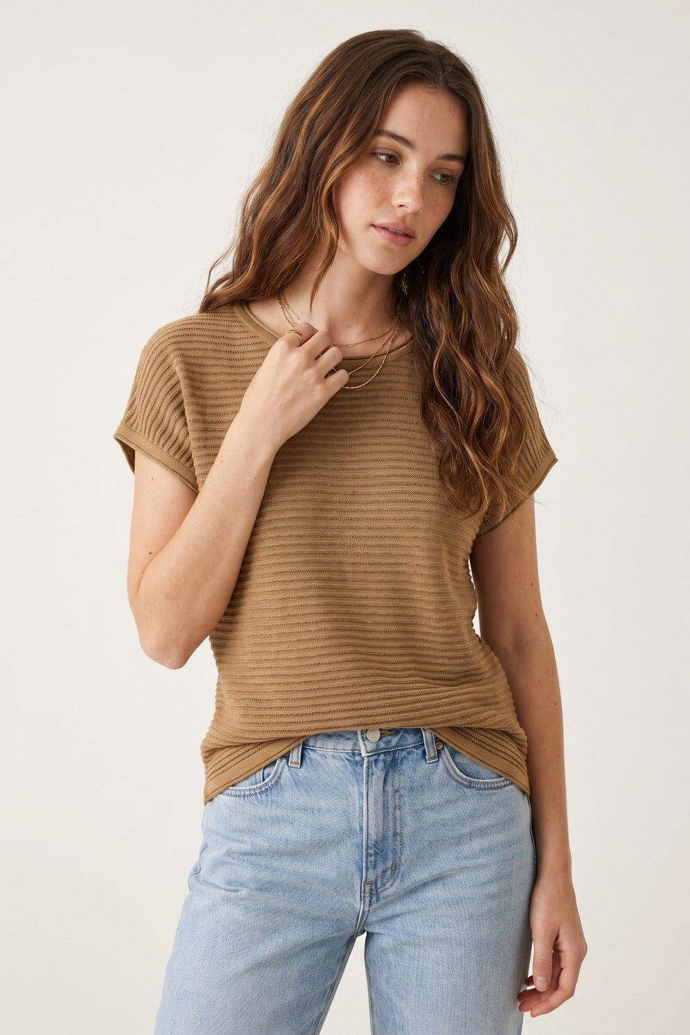 Maglione a maniche corte in maglia a coste color cammello