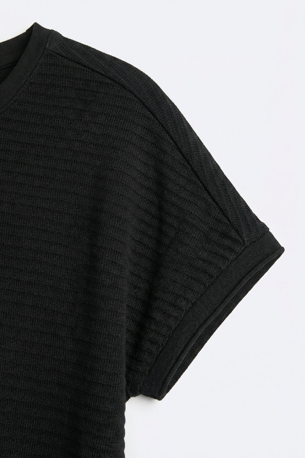 Maglione a maniche corte in maglia a coste con texture nera