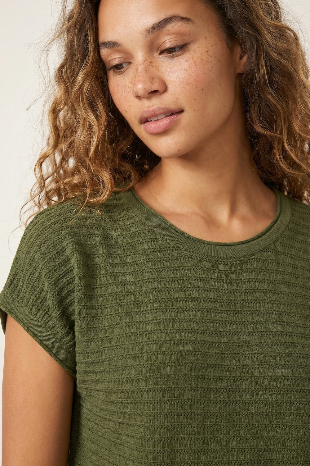 Maglione a maniche corte in maglia a coste in verde oliva