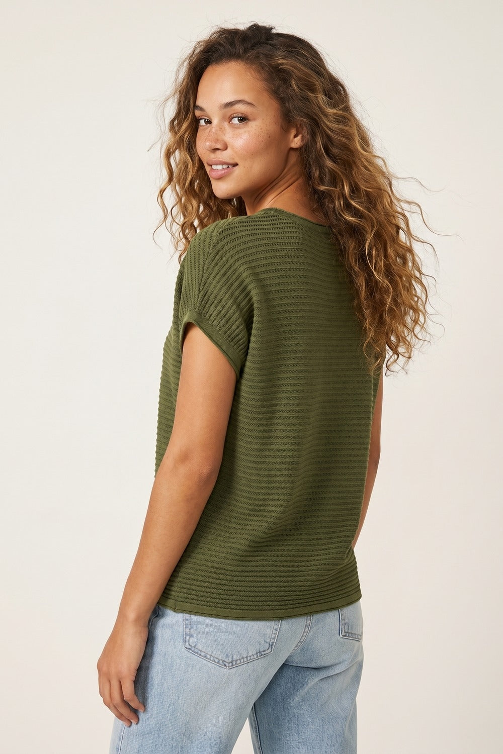 Maglione a maniche corte in maglia a coste in verde oliva